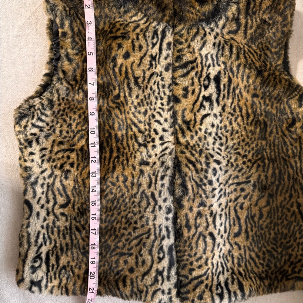 Cejon Faux Fur Leopard Vest - Picture 13 of 13